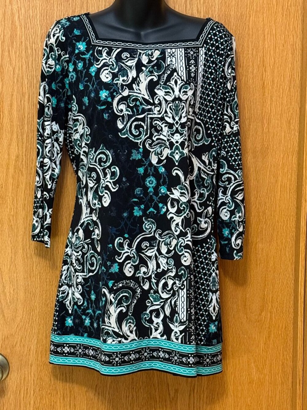 White House Black Market Long Top